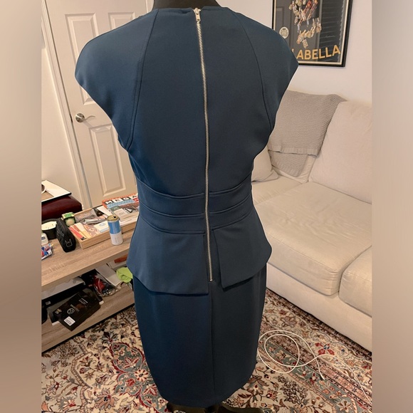 Maggy London Peplum Dress Size 10 - Picture 2 of 7